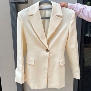 Mango, crème-colored, shoulder padded, fitted waist blazer